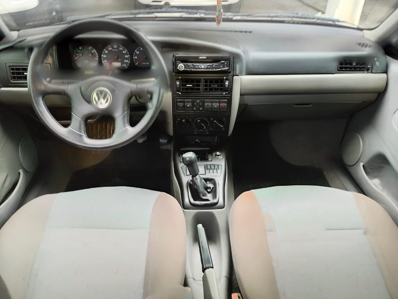 VOLKSWAGEN SANTANA 2.0MI /2001 CHIMA VEÍCULOS VENÂNCIO AIRES / Carros no Vale