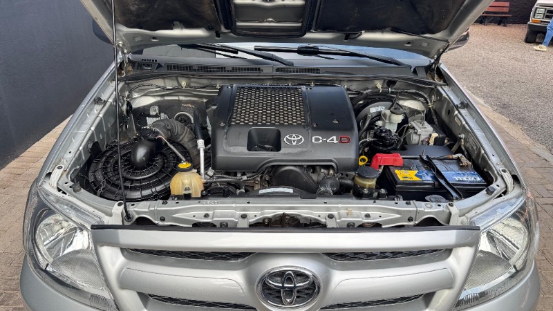 TOYOTA HILUX CABINE DUPLA SRV 3.0 4X4 AUT /2007 IDEAL VEÍCULOS LAJEADO / Carros no Vale