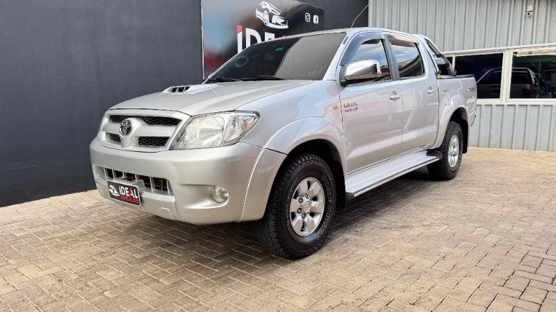 TOYOTA HILUX CABINE DUPLA SRV 3.0 4X4 AUT /2007 IDEAL VEÍCULOS LAJEADO / Carros no Vale