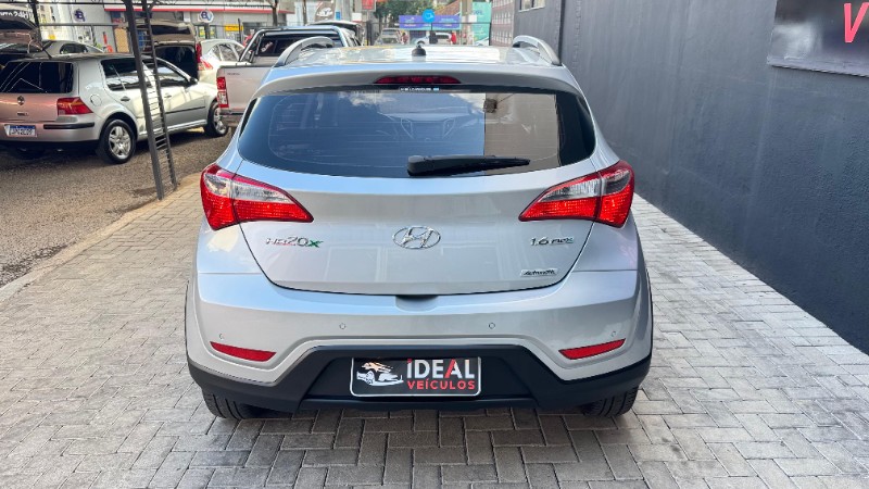 HYUNDAI HB20X PREMIUM 1.6 /2015 IDEAL VEÍCULOS LAJEADO / Carros no Vale