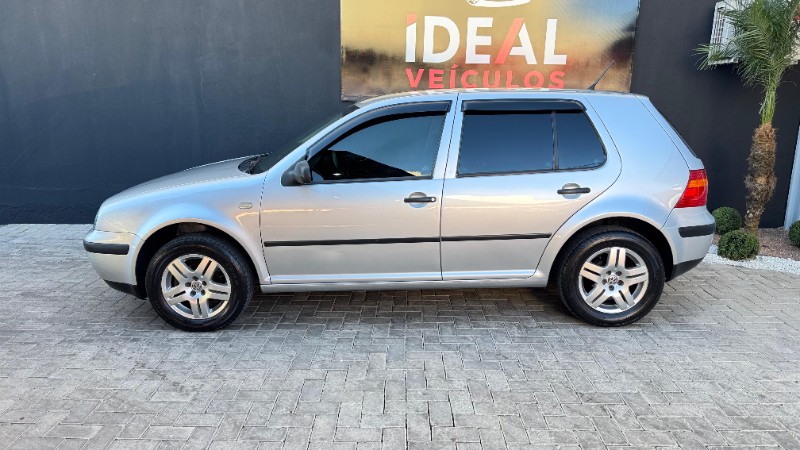 VOLKSWAGEN GOLF 1.6 MI /2003 IDEAL VEÍCULOS LAJEADO / Carros no Vale