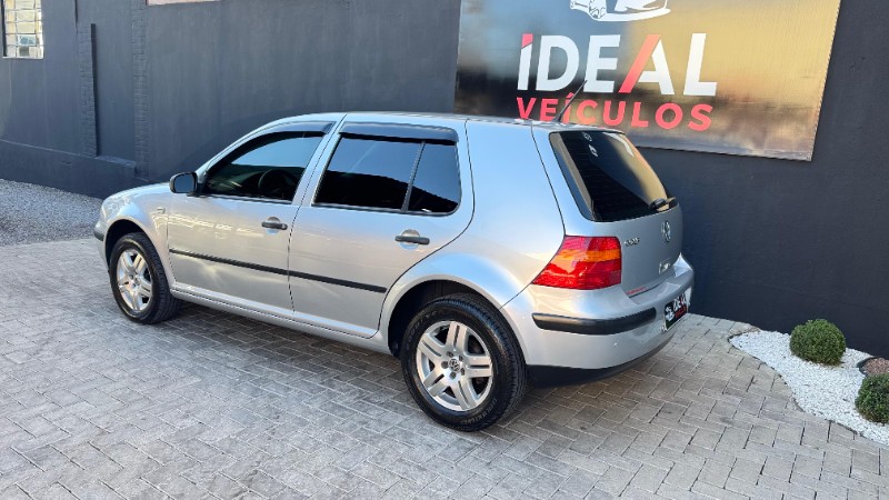 VOLKSWAGEN GOLF 1.6 MI /2003 IDEAL VEÍCULOS LAJEADO / Carros no Vale