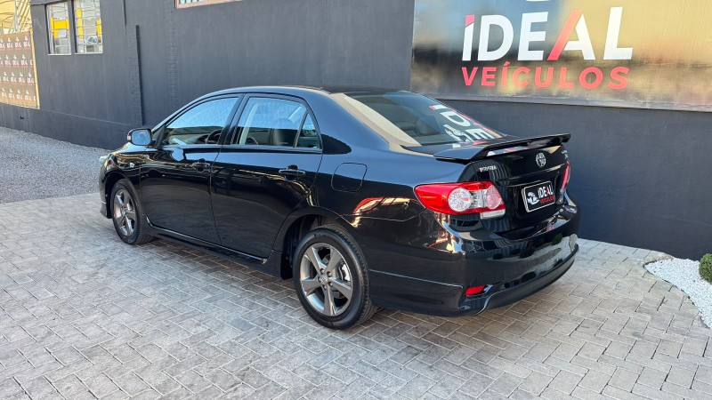 TOYOTA COROLLA XRS 2.0 /2013 IDEAL VEÍCULOS LAJEADO / Carros no Vale