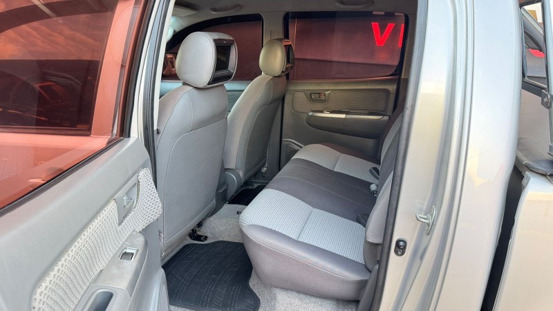 TOYOTA HILUX CABINE DUPLA SR /2012 IDEAL VEÍCULOS LAJEADO / Carros no Vale