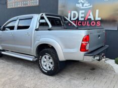 TOYOTA HILUX CABINE DUPLA SR /2012 IDEAL VEÍCULOS LAJEADO / Carros no Vale