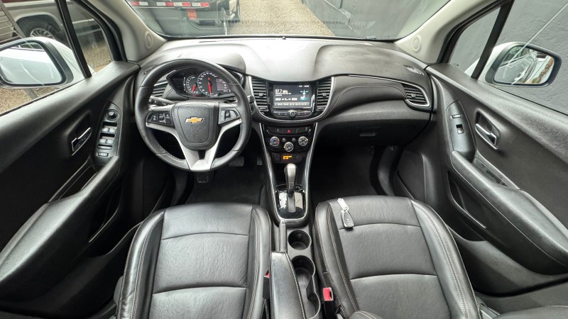CHEVROLET TRACKER PREMIER 1.4 TURBO /2018 IDEAL VEÍCULOS LAJEADO / Carros no Vale