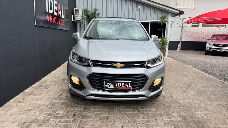 CHEVROLET TRACKER PREMIER 1.4 TURBO /2018 IDEAL VEÍCULOS LAJEADO / Carros no Vale