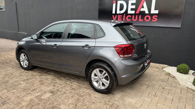VOLKSWAGEN POLO 1.0 /2022 IDEAL VEÍCULOS LAJEADO / Carros no Vale
