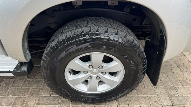 TOYOTA HILUX CABINE DUPLA SRV 2.8 TURBO 4X4 /2013 IDEAL VEÍCULOS LAJEADO / Carros no Vale
