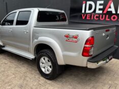 TOYOTA HILUX CABINE DUPLA SRV 2.8 TURBO 4X4 /2013 IDEAL VEÍCULOS LAJEADO / Carros no Vale