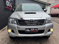 TOYOTA HILUX CABINE DUPLA SRV 2.8 TURBO 4X4 /2013 IDEAL VEÍCULOS LAJEADO / Carros no Vale
