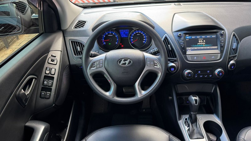HYUNDAI IX35 2.0 GL /2018 IDEAL VEÍCULOS LAJEADO / Carros no Vale