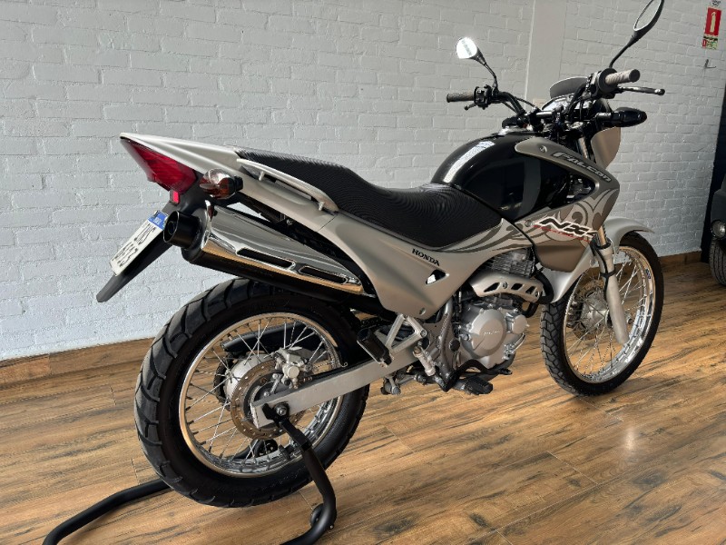 HONDA MOTOS NX 400 FALCON /2006 RT 811 VEÍCULOS ARROIO DO MEIO / Carros no Vale