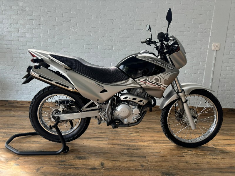 HONDA MOTOS NX 400 FALCON /2006 RT 811 VEÍCULOS ARROIO DO MEIO / Carros no Vale