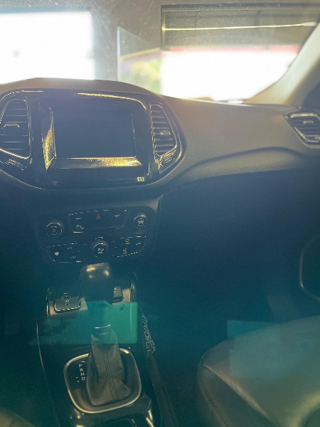JEEP COMPASS 2.0 16V FLEX SPORT AUTOMÁTICO 2018/2018 JM AUTOMÓVEIS VENÂNCIO AIRES / Carros no Vale