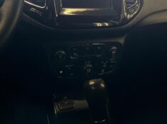 JEEP COMPASS 2.0 16V FLEX SPORT AUTOMÁTICO 2018/2018 JM AUTOMÓVEIS VENÂNCIO AIRES / Carros no Vale