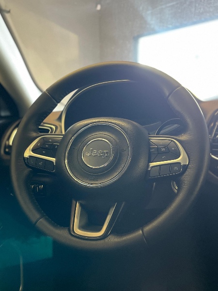 JEEP COMPASS 2.0 16V FLEX SPORT AUTOMÁTICO 2018/2018 JM AUTOMÓVEIS VENÂNCIO AIRES / Carros no Vale