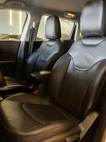 JEEP COMPASS 2.0 16V FLEX SPORT AUTOMÁTICO 2018/2018 JM AUTOMÓVEIS VENÂNCIO AIRES / Carros no Vale