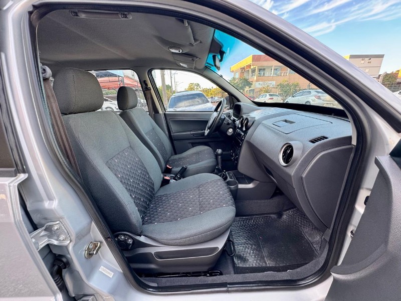 FORD ECOSPORT XLS 1.6 8V FLEX 2003/2004 AR MULTIMARCAS VENÂNCIO AIRES / Carros no Vale
