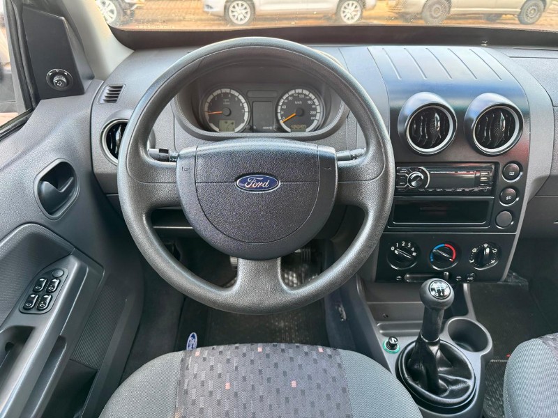 FORD ECOSPORT XLS 1.6 8V FLEX 2003/2004 AR MULTIMARCAS VENÂNCIO AIRES / Carros no Vale