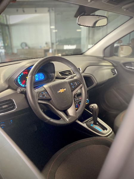 CHEVROLET ONIX 1.4 AT LTZ 2014/2015 MALAGGI VEÍCULOS ENCANTADO / Carros no Vale