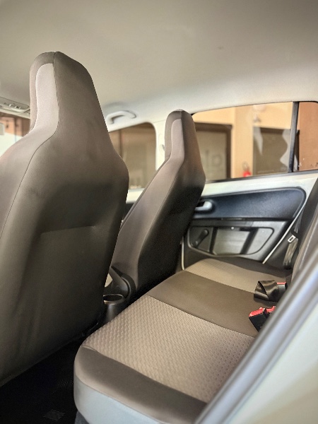 VOLKSWAGEN UP! 1.0 MPI MOVE IMOTION 12V 2017/2018 MALAGGI VEÍCULOS ENCANTADO / Carros no Vale