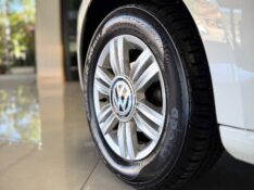 VOLKSWAGEN UP! 1.0 MPI MOVE IMOTION 12V 2017/2018 MALAGGI VEÍCULOS ENCANTADO / Carros no Vale