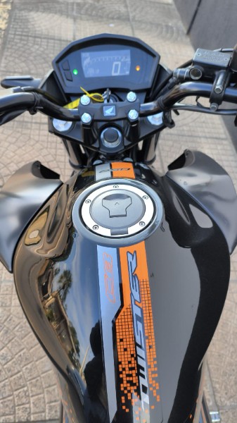 HONDA MOTOS CB 250F TWISTER 2021/2021 ADRIANO VEÍCULOS CRUZEIRO DO SUL / Carros no Vale