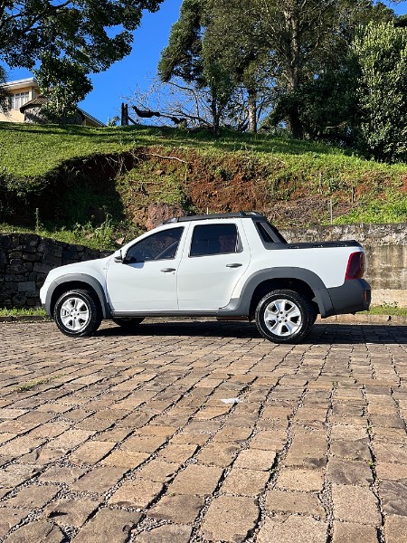 RENAULT OROCH EXPRESSION 1.6 FLEX 2021/2022 BOSCO AUTOMÓVEIS GUAPORÉ / Carros no Vale