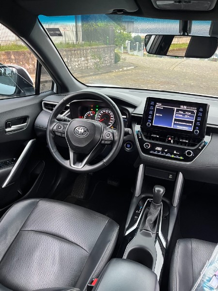 TOYOTA COROLLA CROSS XRE 2.0 16V FLEX AUT. 2022/2022 BOSCO AUTOMÓVEIS GUAPORÉ / Carros no Vale