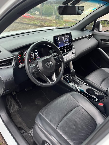 TOYOTA COROLLA CROSS XRE 2.0 16V FLEX AUT. 2022/2022 BOSCO AUTOMÓVEIS GUAPORÉ / Carros no Vale