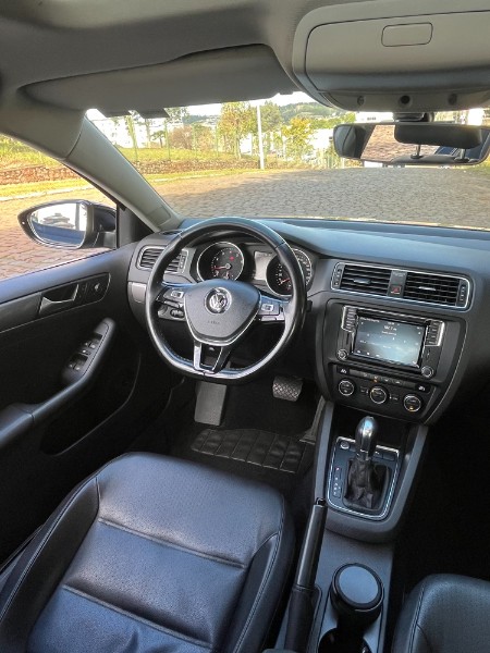 VOLKSWAGEN JETTA 1.4 250 TSI TOTAL FLEX COMFORTLINE TIPTRONIC 2018/2018 BOSCO AUTOMÓVEIS GUAPORÉ / Carros no Vale