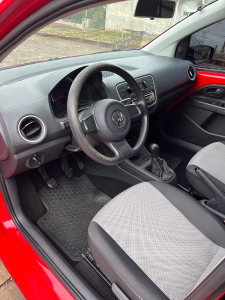 VOLKSWAGEN UP! 1.0 TAKE 12V 2015/2015 BOSCO AUTOMÓVEIS GUAPORÉ / Carros no Vale
