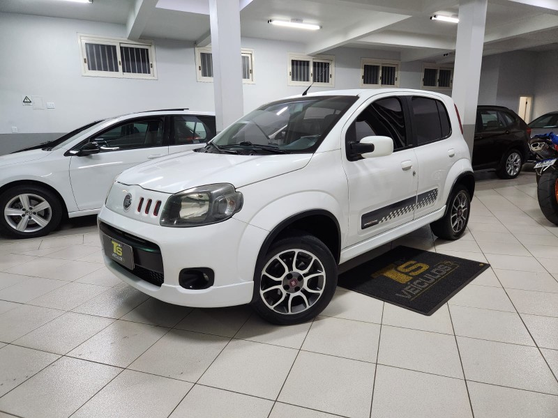 FIAT UNO SPORTING 1.4 2013 2012/2013 TS VEÍCULOS ANTA GORDA / Carros no Vale