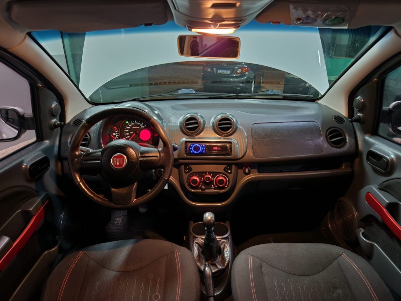 FIAT UNO SPORTING 1.4 2013 2012/2013 TS VEÍCULOS ANTA GORDA / Carros no Vale