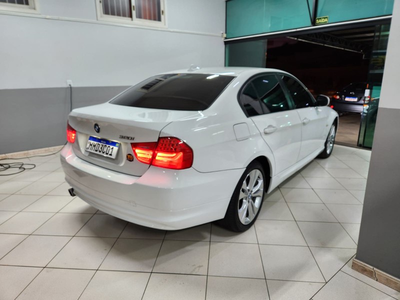BMW 320i 2.0 2010/2010 TS VEÍCULOS ANTA GORDA / Carros no Vale
