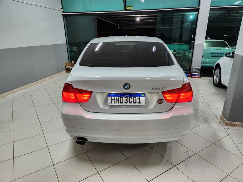 BMW 320i 2.0 2010/2010 TS VEÍCULOS ANTA GORDA / Carros no Vale