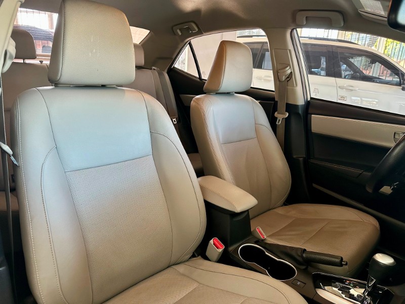 TOYOTA COROLLA XEI 2.0 16V FLEX AUT. 2017/2018 SÉTIMA VEÍCULOS GUAPORÉ / Carros no Vale