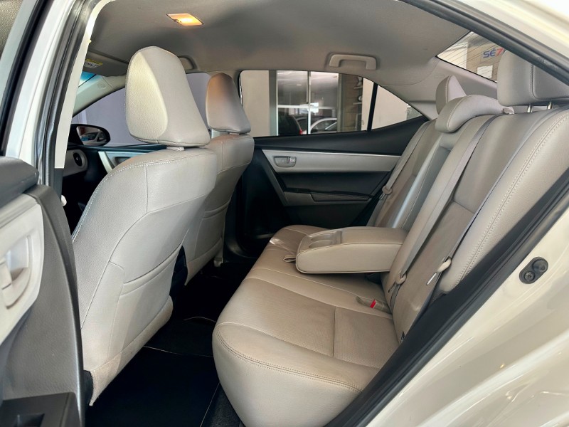 TOYOTA COROLLA XEI 2.0 16V FLEX AUT. 2017/2018 SÉTIMA VEÍCULOS GUAPORÉ / Carros no Vale