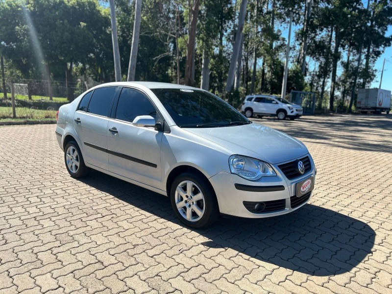 VOLKSWAGEN POLO 1.6 I MOTION 2010/2010 NEURI VEÍCULOS LAJEADO / Carros no Vale