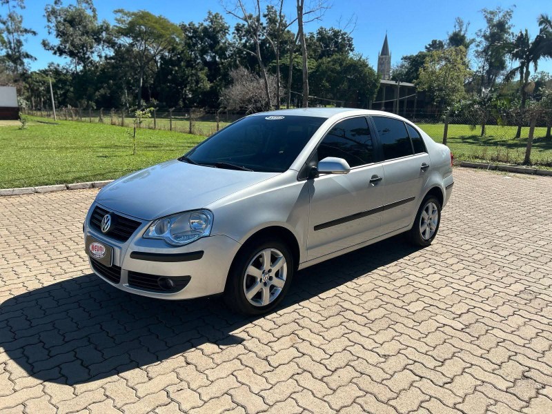 VOLKSWAGEN POLO 1.6 I MOTION 2010/2010 NEURI VEÍCULOS LAJEADO / Carros no Vale