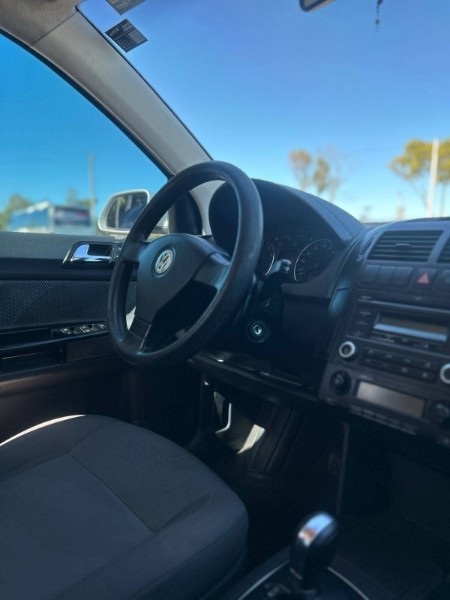 VOLKSWAGEN POLO 1.6 I MOTION 2010/2010 NEURI VEÍCULOS LAJEADO / Carros no Vale