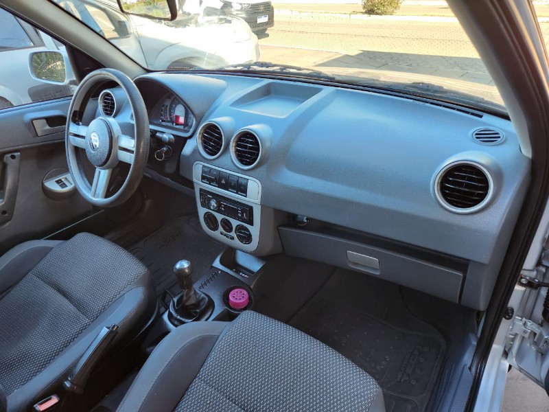 VOLKSWAGEN PARATI SURF 1.6 2011/2011 TS VEÍCULOS ANTA GORDA / Carros no Vale