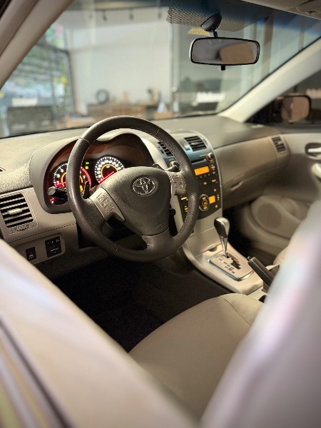 TOYOTA COROLLA 2.0 XEI 16V FLEX 4P AUTOMÁTICO - 2013