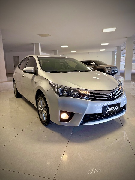 TOYOTA COROLLA 2.0 XEI 16V FLEX 4P AUTOMÁTICO 2015/2016 MALAGGI VEÍCULOS ENCANTADO / Carros no Vale