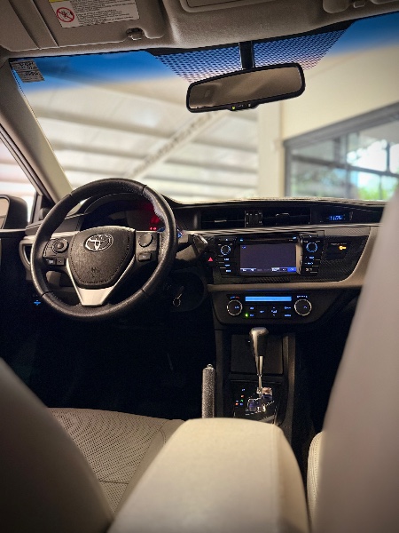 TOYOTA COROLLA 2.0 XEI 16V FLEX 4P AUTOMÁTICO 2015/2016 MALAGGI VEÍCULOS ENCANTADO / Carros no Vale