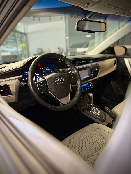 TOYOTA COROLLA 2.0 XEI 16V FLEX 4P AUTOMÁTICO 2015/2016 MALAGGI VEÍCULOS ENCANTADO / Carros no Vale