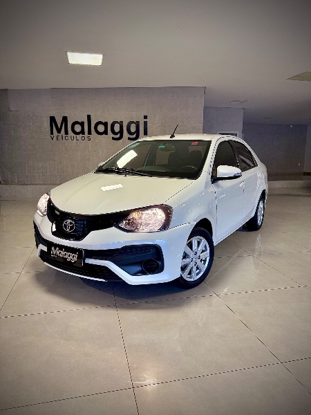 TOYOTA ETIOS 1.5 X PLUS SEDAN 16V 2019/2020 MALAGGI VEÍCULOS ENCANTADO / Carros no Vale
