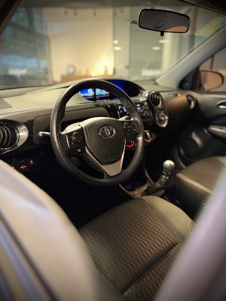 TOYOTA ETIOS 1.5 X PLUS SEDAN 16V 2019/2020 MALAGGI VEÍCULOS ENCANTADO / Carros no Vale
