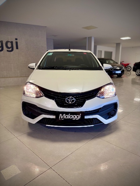 TOYOTA ETIOS 1.5 X PLUS SEDAN 16V 2019/2020 MALAGGI VEÍCULOS ENCANTADO / Carros no Vale